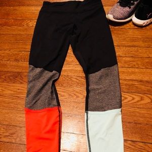 Lululemon two tone leggings!